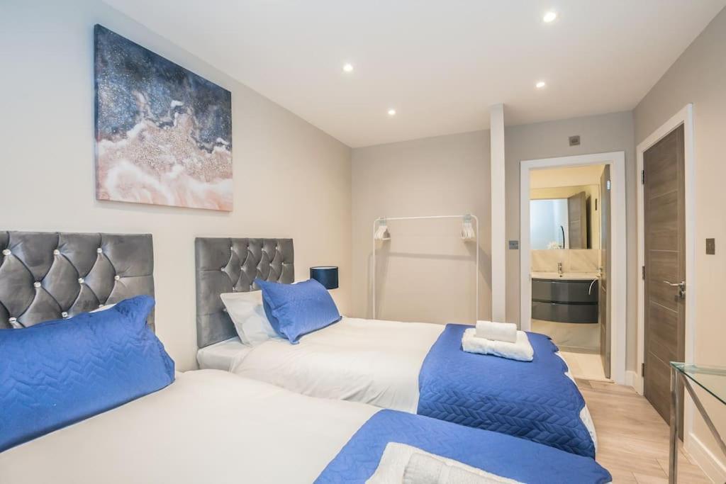 Langston House: 2 Bed, 2 Bath Luxury Apartment Hedgerley Exteriér fotografie
