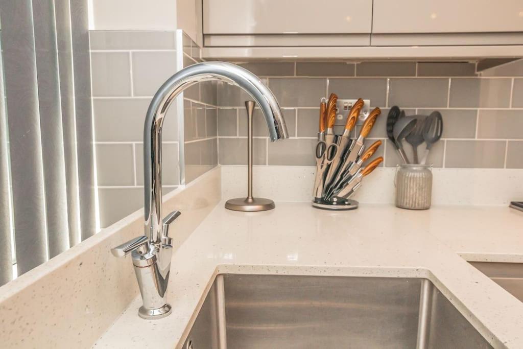 Langston House: 2 Bed, 2 Bath Luxury Apartment Hedgerley Exteriér fotografie